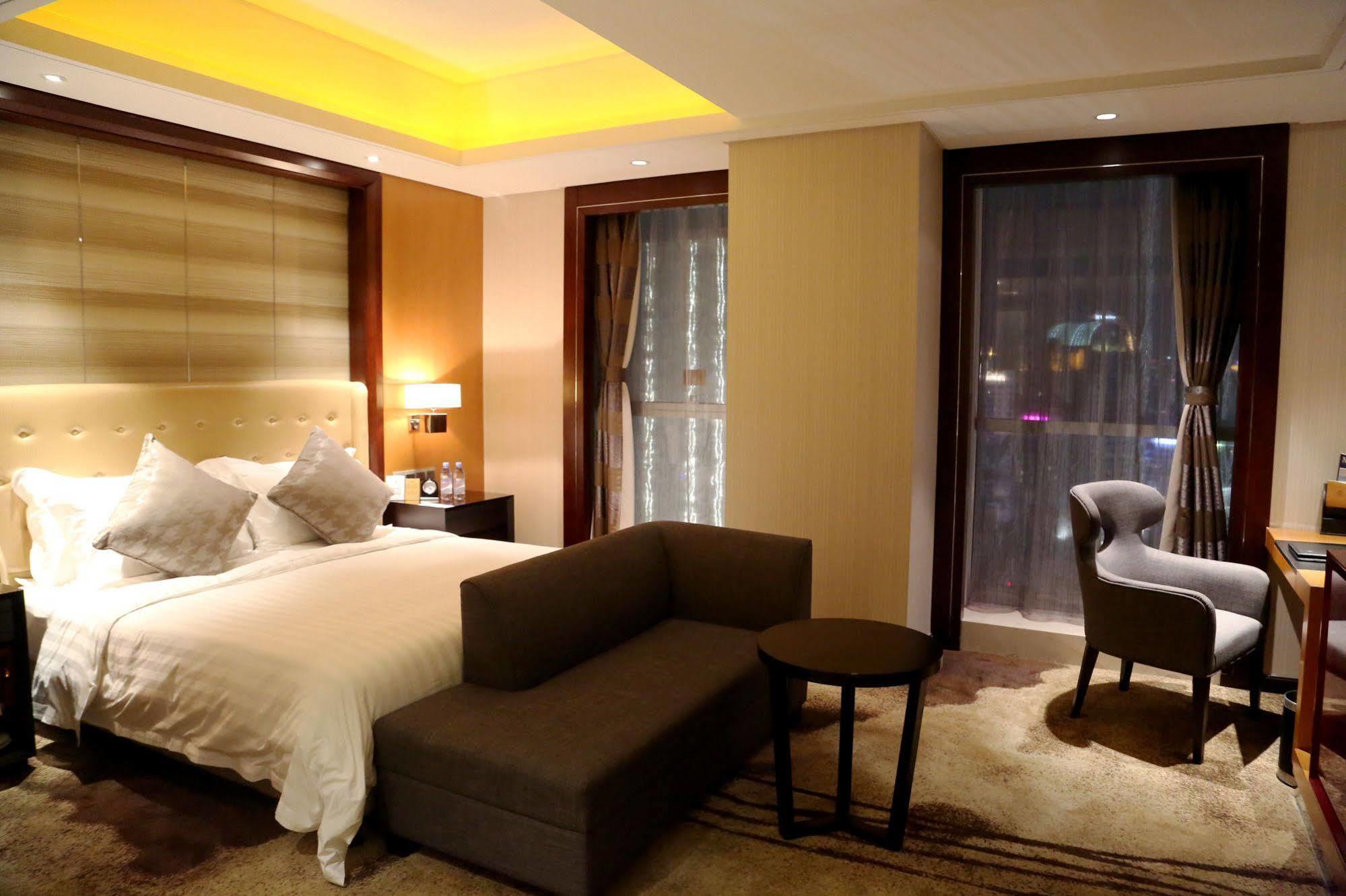 Lia! Chengdu Hotel Dış mekan fotoğraf
