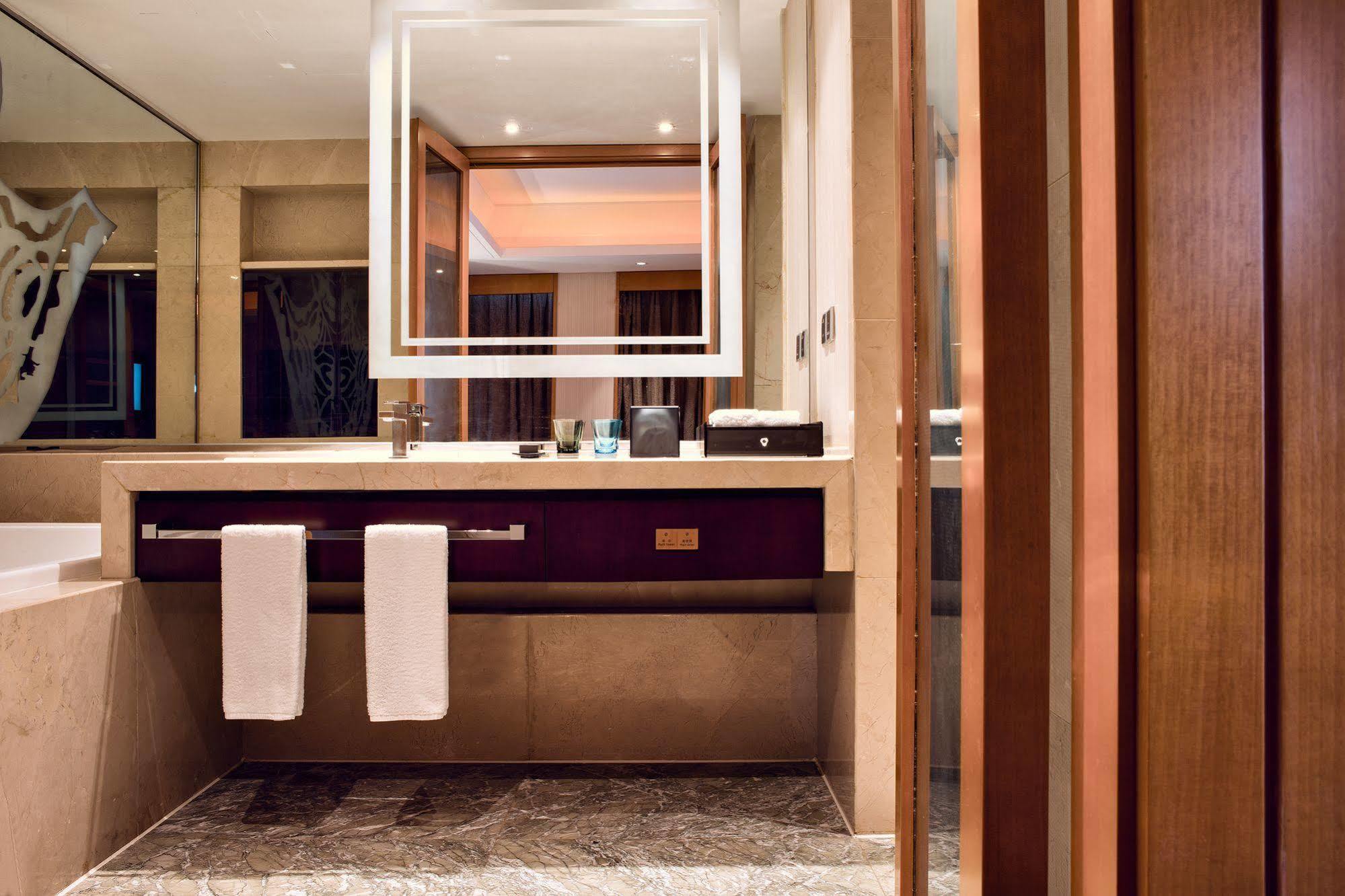 Lia! Chengdu Hotel Dış mekan fotoğraf