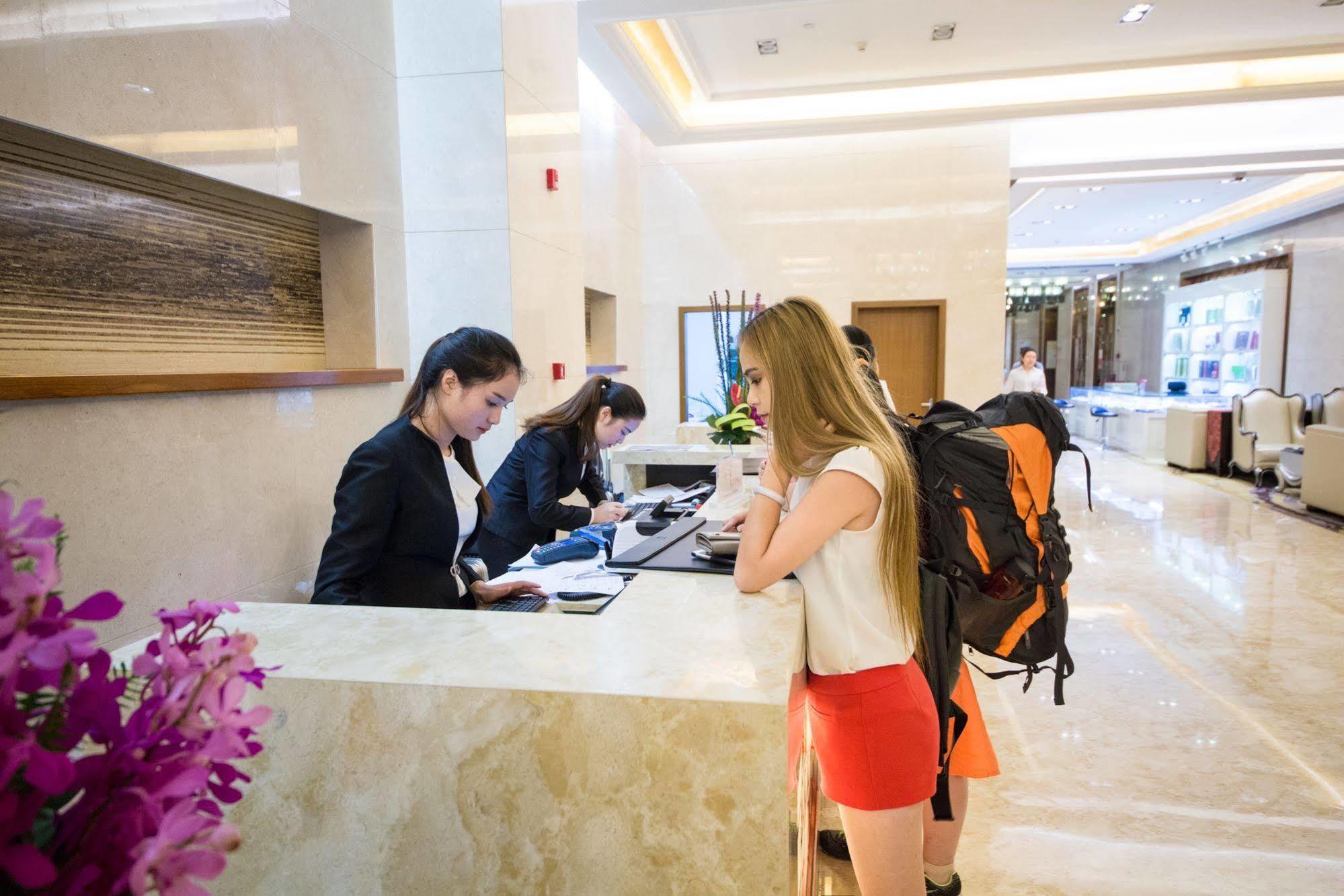 Lia! Chengdu Hotel Dış mekan fotoğraf